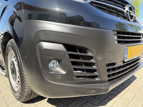 Opel Vivaro 1.5 CDTI L2H1 Selection / euro 6 / bpm vrij / vaste prijs rijklaar € 17.950 ex btw / lease vanaf € 302 / dubbele schuifdeur / zwart metallic / trekhaak / airco / cruise