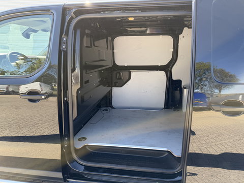 Opel Vivaro 1.5 CDTI L2H1 Selection / euro 6 / bpm vrij / vaste prijs rijklaar € 17.950 ex btw / lease vanaf € 302 / dubbele schuifdeur / zwart metallic / trekhaak / airco / cruise