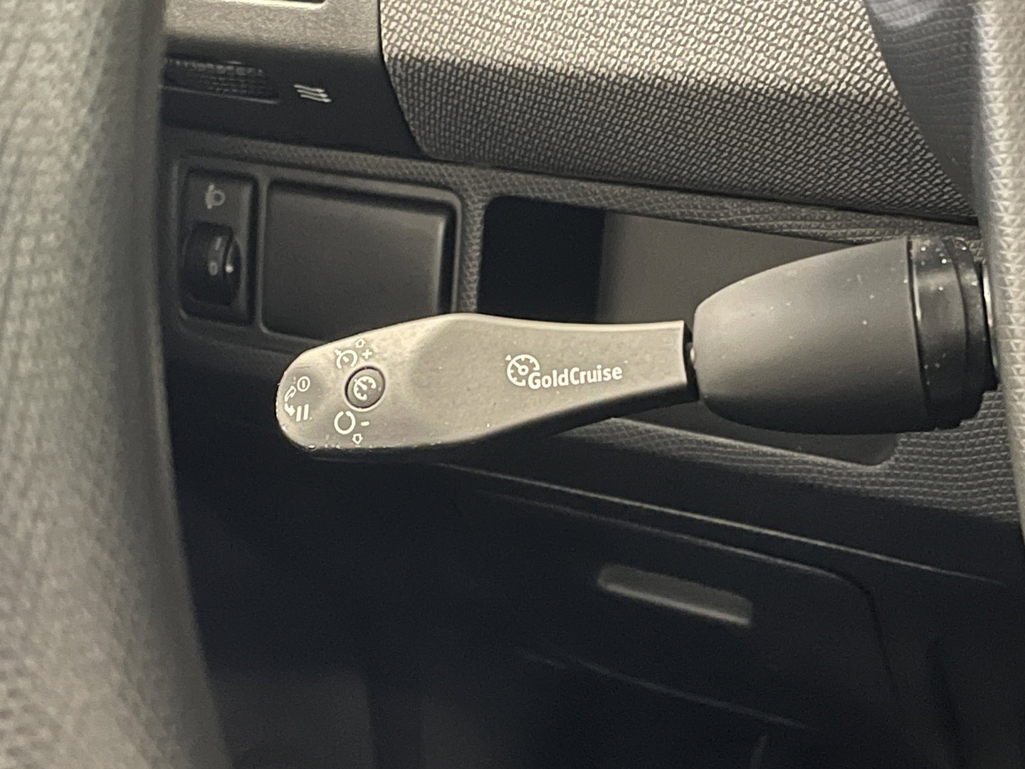 Nissan Micra 1.2 Visia | Automaat | Airconditioning | Trekhaak | Bluetooth | AUX | Elektrische Ramen |