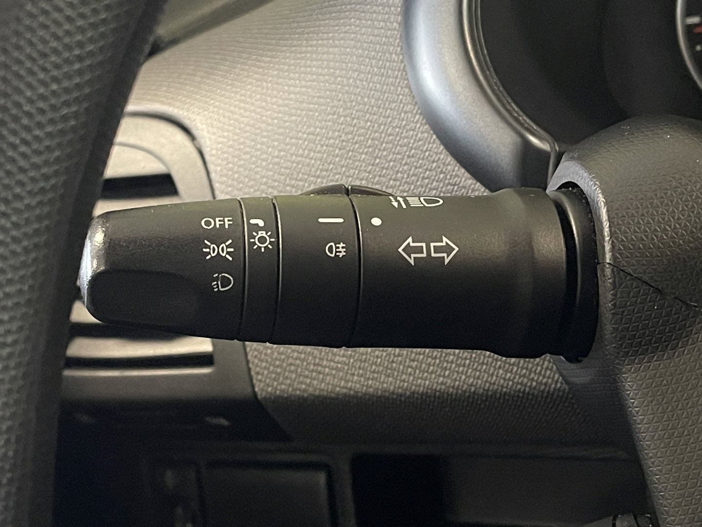 Nissan Micra 1.2 Visia | Automaat | Airconditioning | Trekhaak | Bluetooth | AUX | Elektrische Ramen |