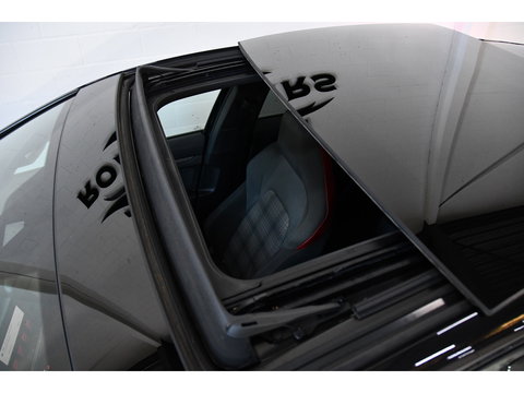 Volkswagen Golf 2.0 TSI GTI