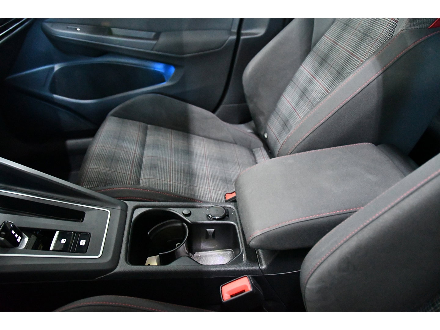 Volkswagen Golf 2.0 TSI GTI
