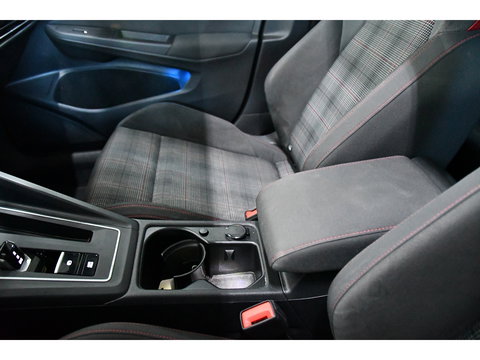 Volkswagen Golf 2.0 TSI GTI