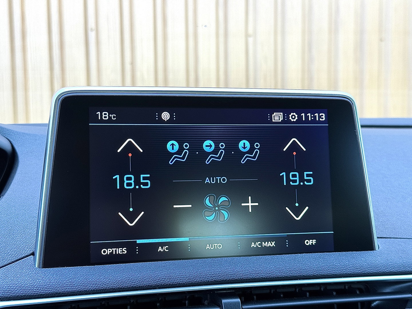Peugeot 3008 1.2 PureTech Active | Riem Vervangen! | Dealer Onderhouden | Origineel Nederlands | Trekhaak | Apple Carplay | Android Auto | Navigatie | Lane Assist | LED |