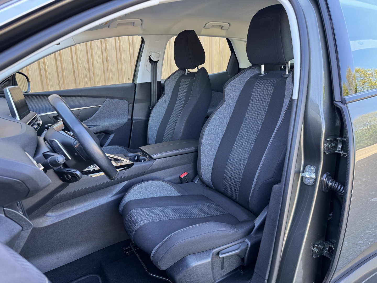 Peugeot 3008 1.2 PureTech Active | Riem Vervangen! | Dealer Onderhouden | Origineel Nederlands | Trekhaak | Apple Carplay | Android Auto | Navigatie | Lane Assist | LED |