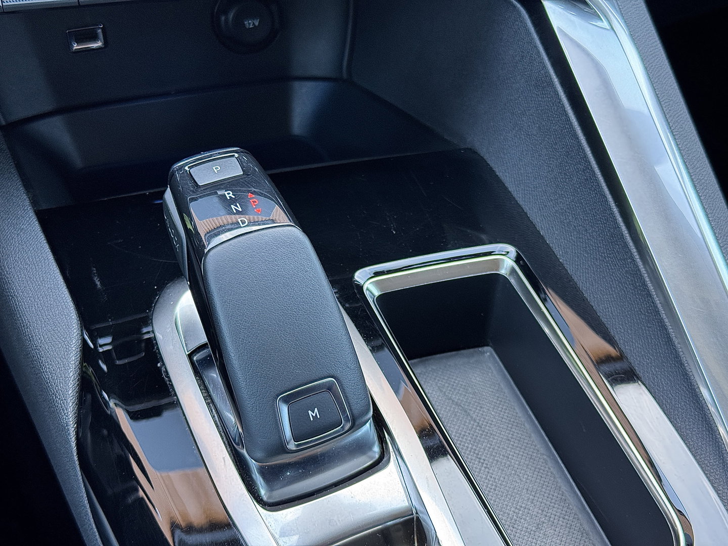 Peugeot 3008 1.2 PureTech Active | Riem Vervangen! | Dealer Onderhouden | Origineel Nederlands | Trekhaak | Apple Carplay | Android Auto | Navigatie | Lane Assist | LED |