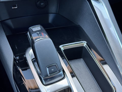 Peugeot 3008 1.2 PureTech Active | Riem Vervangen! | Dealer Onderhouden | Origineel Nederlands | Trekhaak | Apple Carplay | Android Auto | Navigatie | Lane Assist | LED |