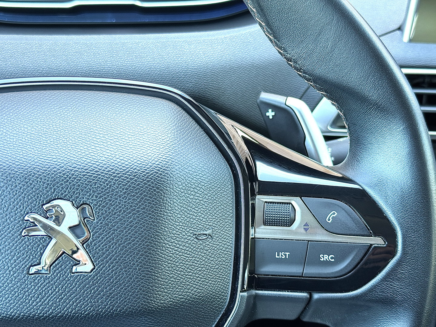Peugeot 3008 1.2 PureTech Active | Riem Vervangen! | Dealer Onderhouden | Origineel Nederlands | Trekhaak | Apple Carplay | Android Auto | Navigatie | Lane Assist | LED |