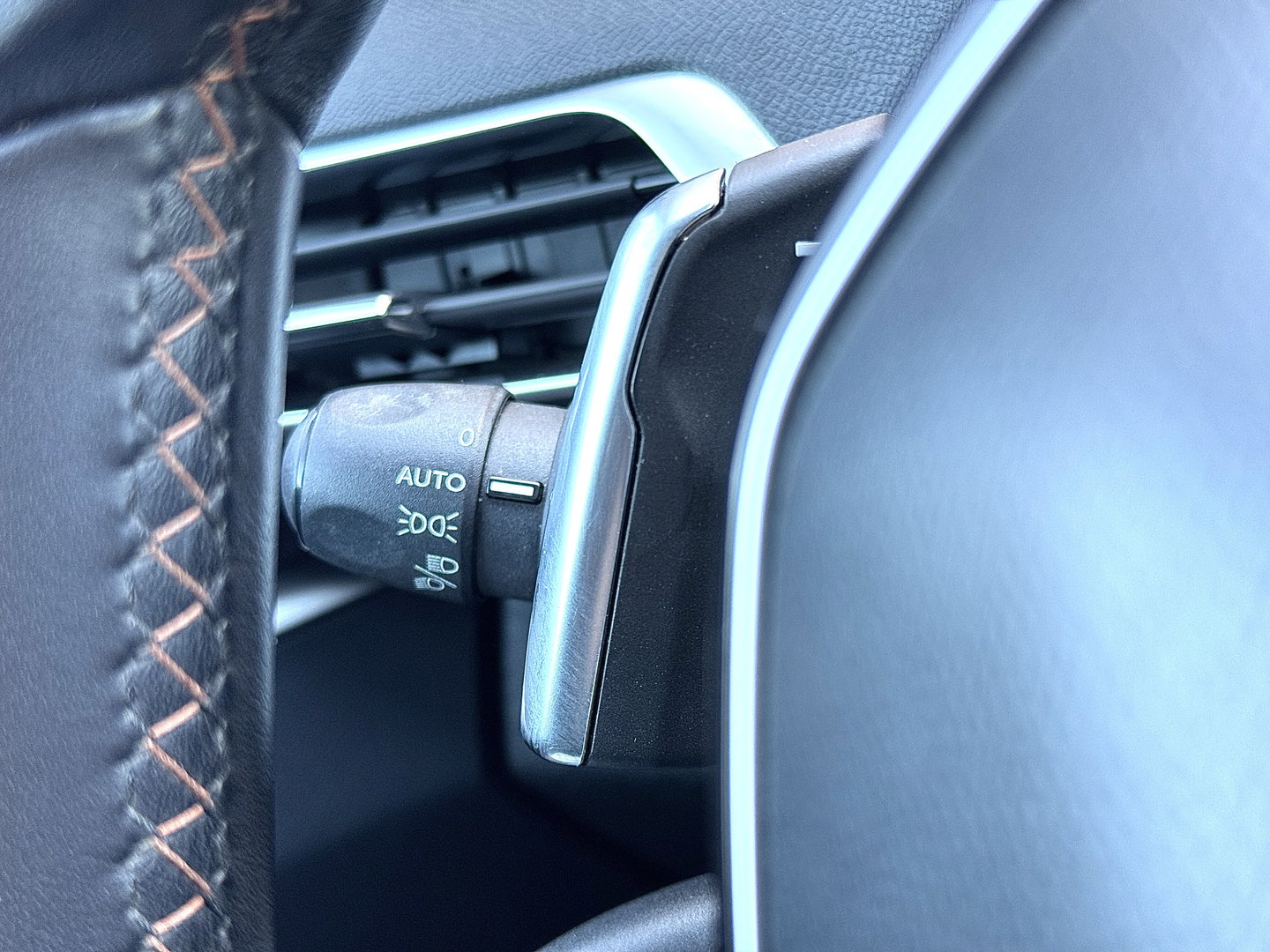 Peugeot 3008 1.2 PureTech Active | Riem Vervangen! | Dealer Onderhouden | Origineel Nederlands | Trekhaak | Apple Carplay | Android Auto | Navigatie | Lane Assist | LED |
