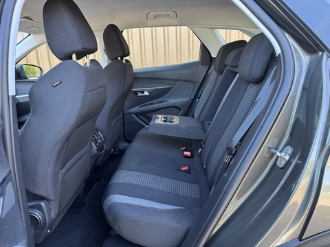 Peugeot 3008 1.2 PureTech Active | Riem Vervangen! | Dealer Onderhouden | Origineel Nederlands | Trekhaak | Apple Carplay | Android Auto | Navigatie | Lane Assist | LED |