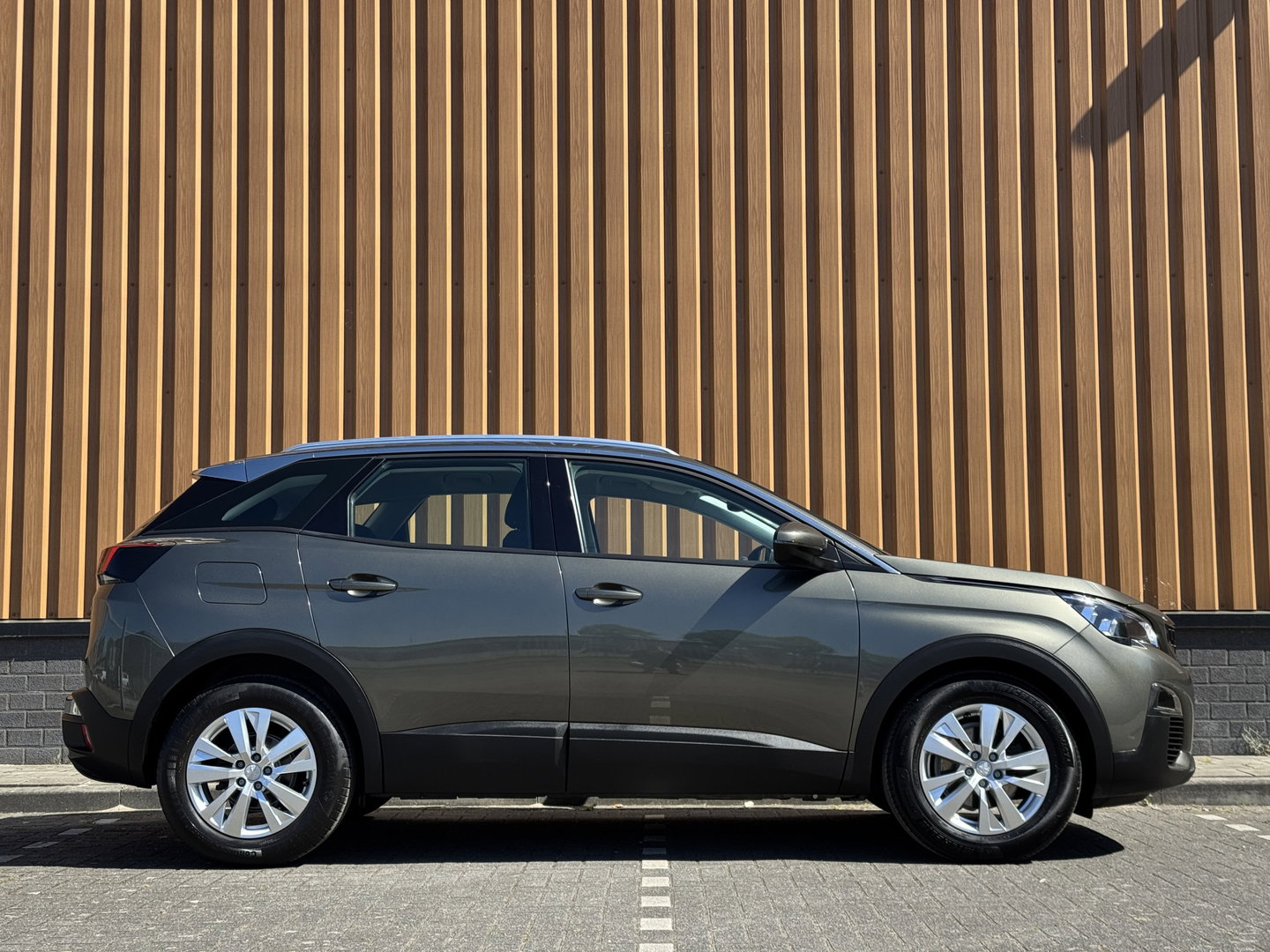 Peugeot 3008 1.2 PureTech Active | Riem Vervangen! | Dealer Onderhouden | Origineel Nederlands | Trekhaak | Apple Carplay | Android Auto | Navigatie | Lane Assist | LED |