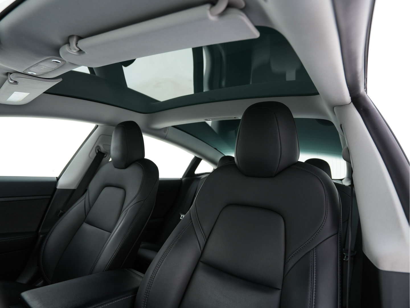 Tesla Model 3 Standard RWD Plus 60 kWh [ 3-Fase-11kW ] {SOH-84%} (INCL-BTW) Aut. *PANO | AUTO-PILOT | LEATHER | KEYLESS | FULL-LED | MEMORY-PACK | SURROUND-VIEW | DAB | CARPLAY | DIGI-COCKPIT | LANE-ASSIST | COMFORT-SEATS | 18"ALU*