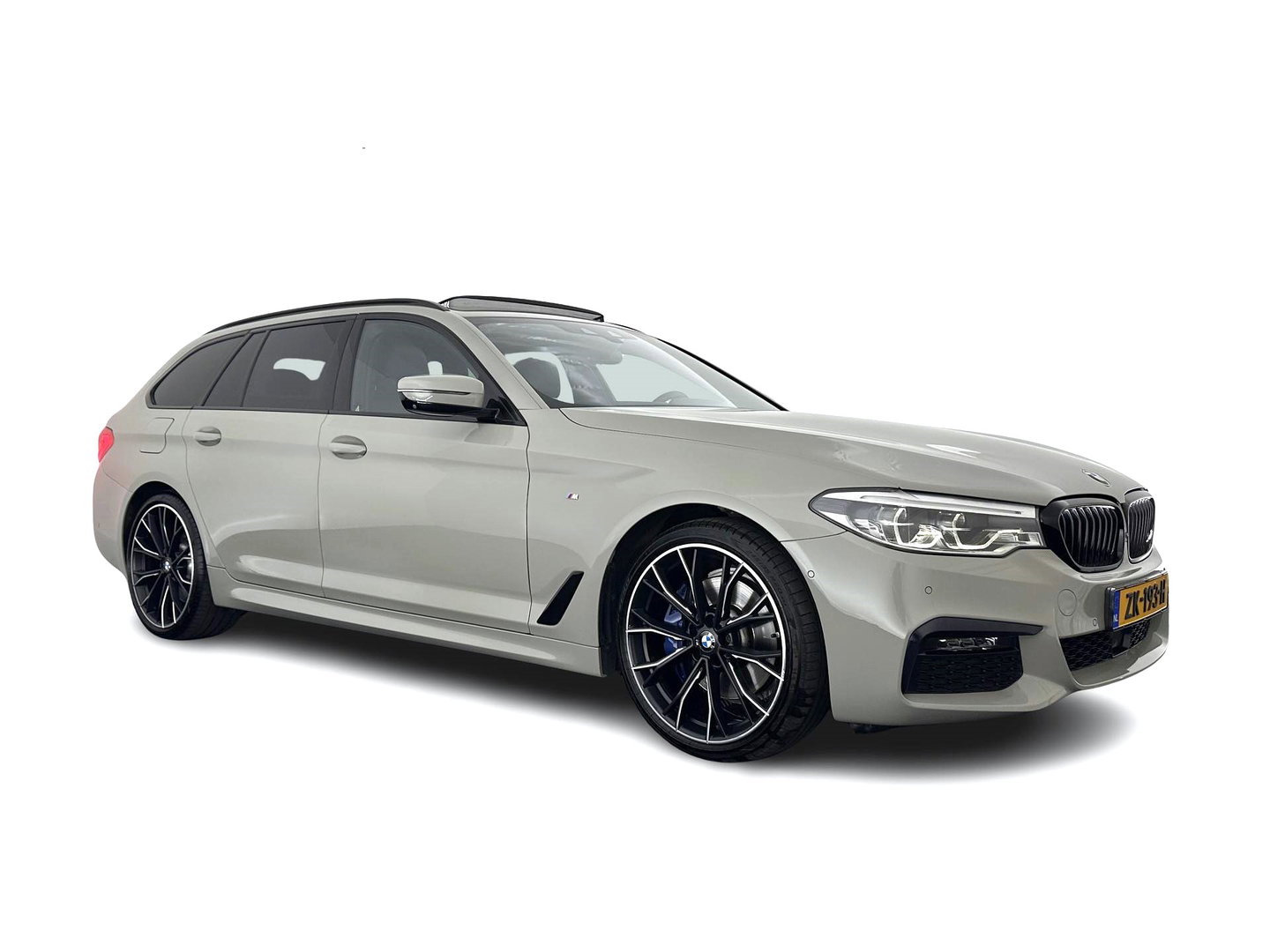 BMW 5 Serie Touring 530i High Executive M-Sportpack (INCL.BTW) Aut. *PANO | HEAD-UP | LEATHER | TOPVIEW | HARMAN/KARDON | FULL-LED | ADAPTIVE-CRUISE | BLINDSPOT | HEATED-COMFORTSEATS | KEYLESS | DAB | DIGI-COCKPIT | PRIVACY-GLASS | SHIFTPADDLE