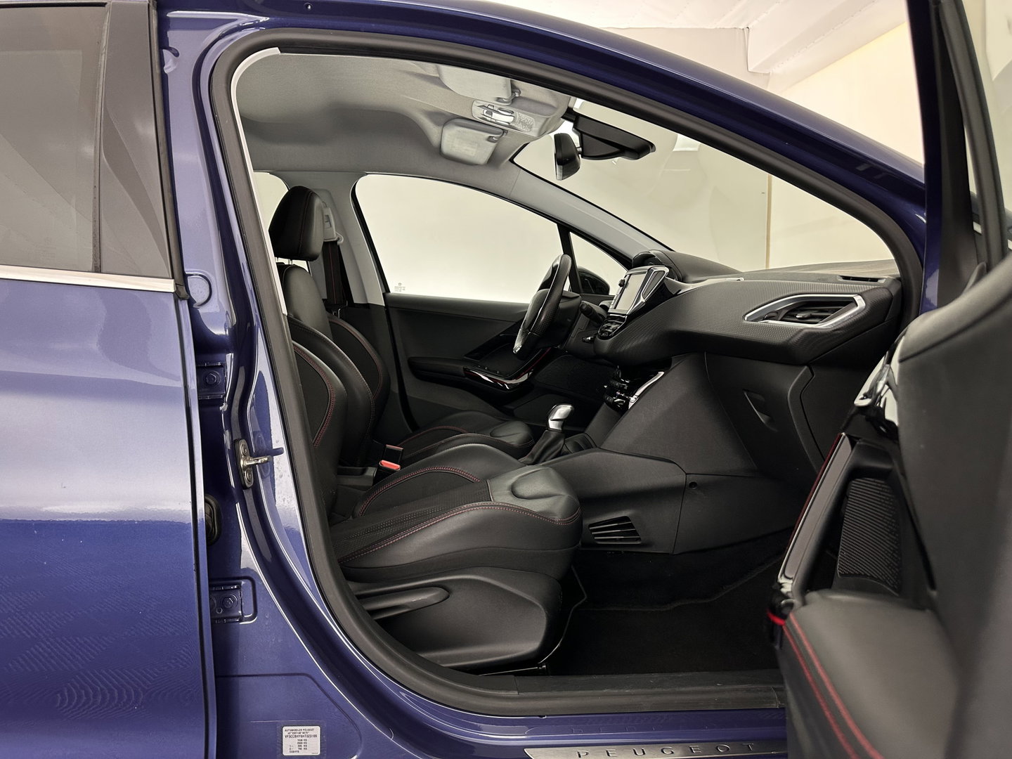 Peugeot 208 1.6 BlueHDi GT-line *LEATHER-FABRIC | SPORT-SEATS | CARPLAY | PRIVACY-GLASS | ECC | PDC | CRUISE | 17''ALU*