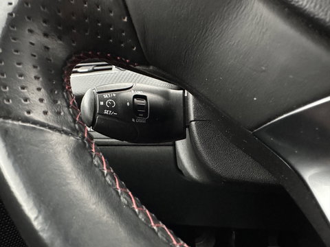 Peugeot 208 1.6 BlueHDi GT-line *LEATHER-FABRIC | SPORT-SEATS | CARPLAY | PRIVACY-GLASS | ECC | PDC | CRUISE | 17''ALU*