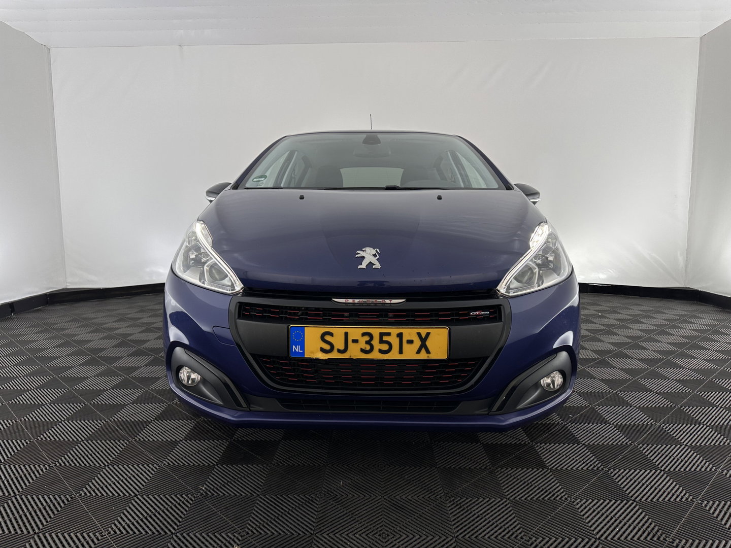 Peugeot 208 1.6 BlueHDi GT-line *LEATHER-FABRIC | SPORT-SEATS | CARPLAY | PRIVACY-GLASS | ECC | PDC | CRUISE | 17''ALU*