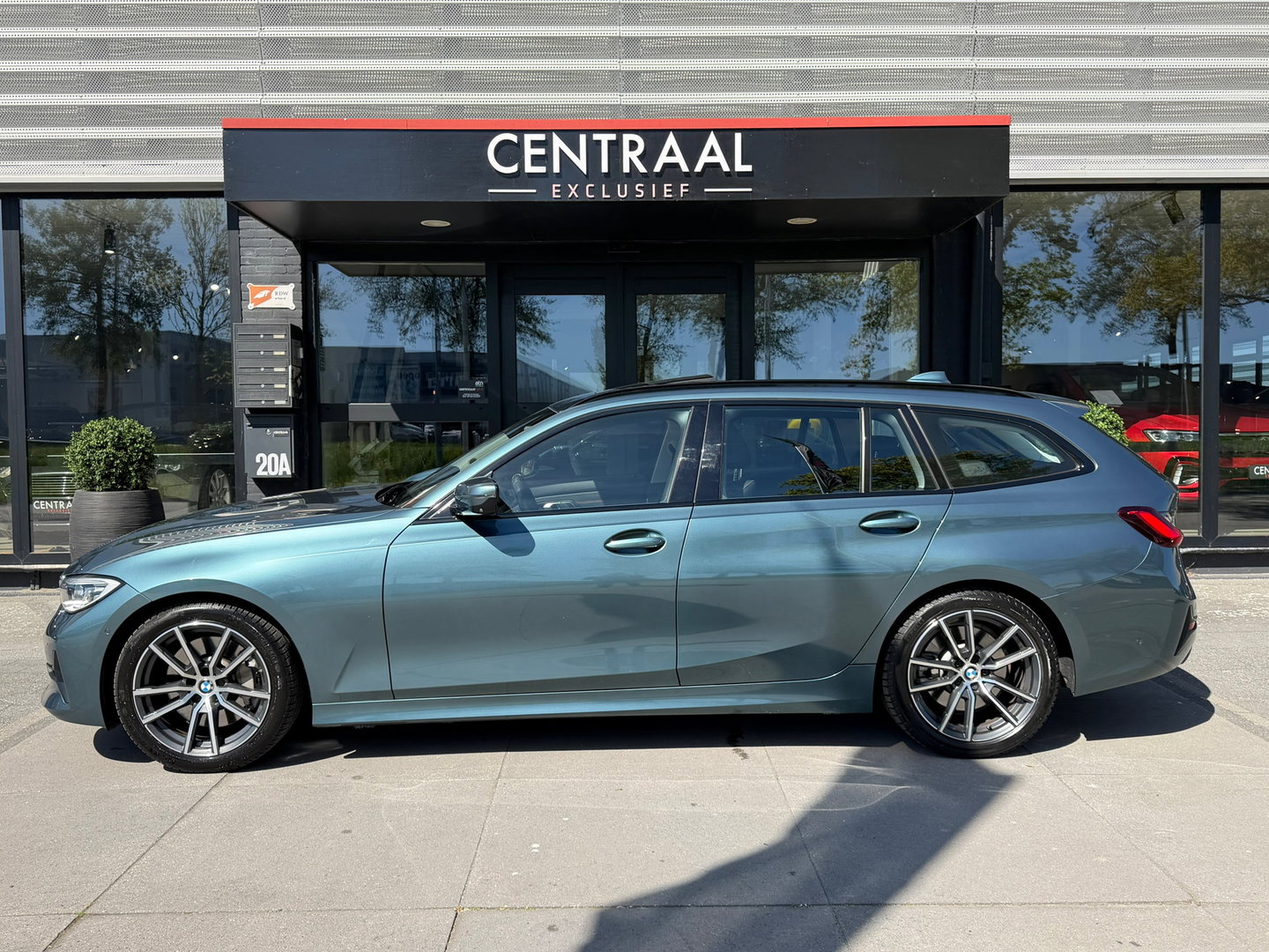 BMW 3 Serie Touring 330i High Exe Pano|Leder|Harman&Kardon|Memory|Carplay|Keyless|Camera