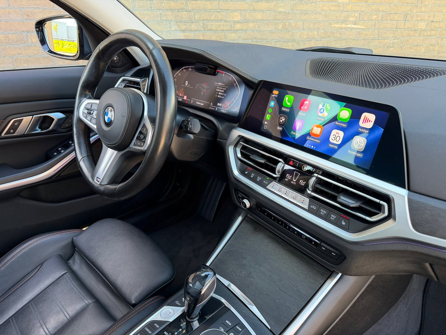 BMW 3 Serie Touring 330i High Exe Pano|Leder|Harman&Kardon|Memory|Carplay|Keyless|Camera