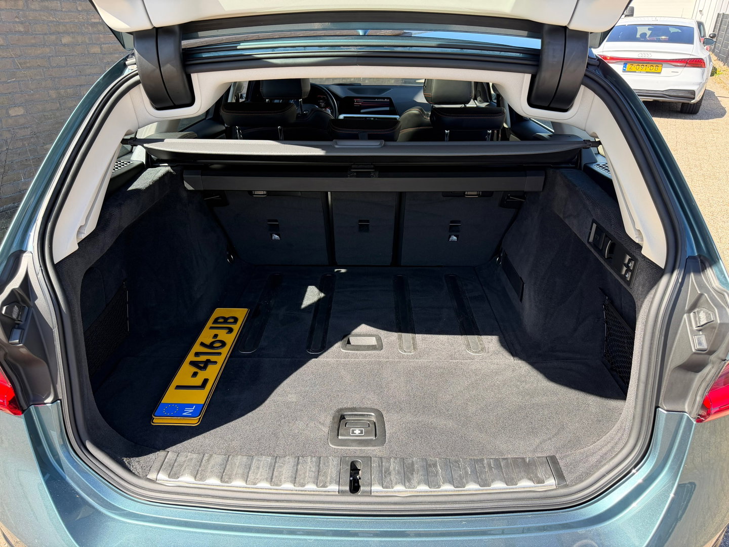 BMW 3 Serie Touring 330i High Exe Pano|Leder|Harman&Kardon|Memory|Carplay|Keyless|Camera