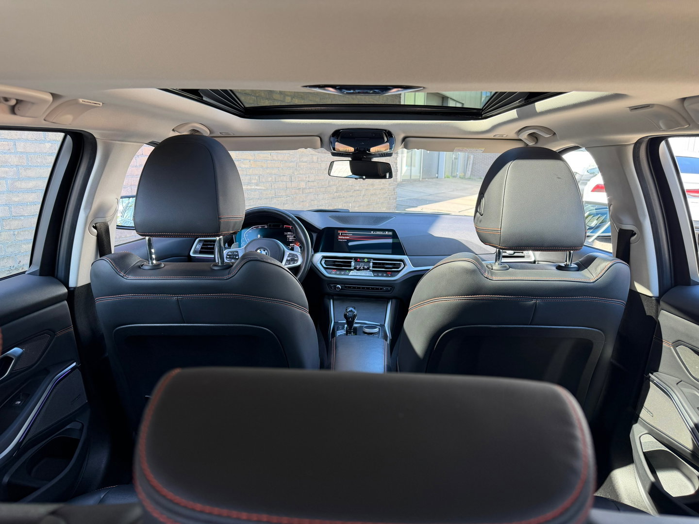 BMW 3 Serie Touring 330i High Exe Pano|Leder|Harman&Kardon|Memory|Carplay|Keyless|Camera