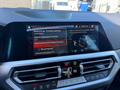BMW 3 Serie Touring 330i High Exe Pano|Leder|Harman&Kardon|Memory|Carplay|Keyless|Camera