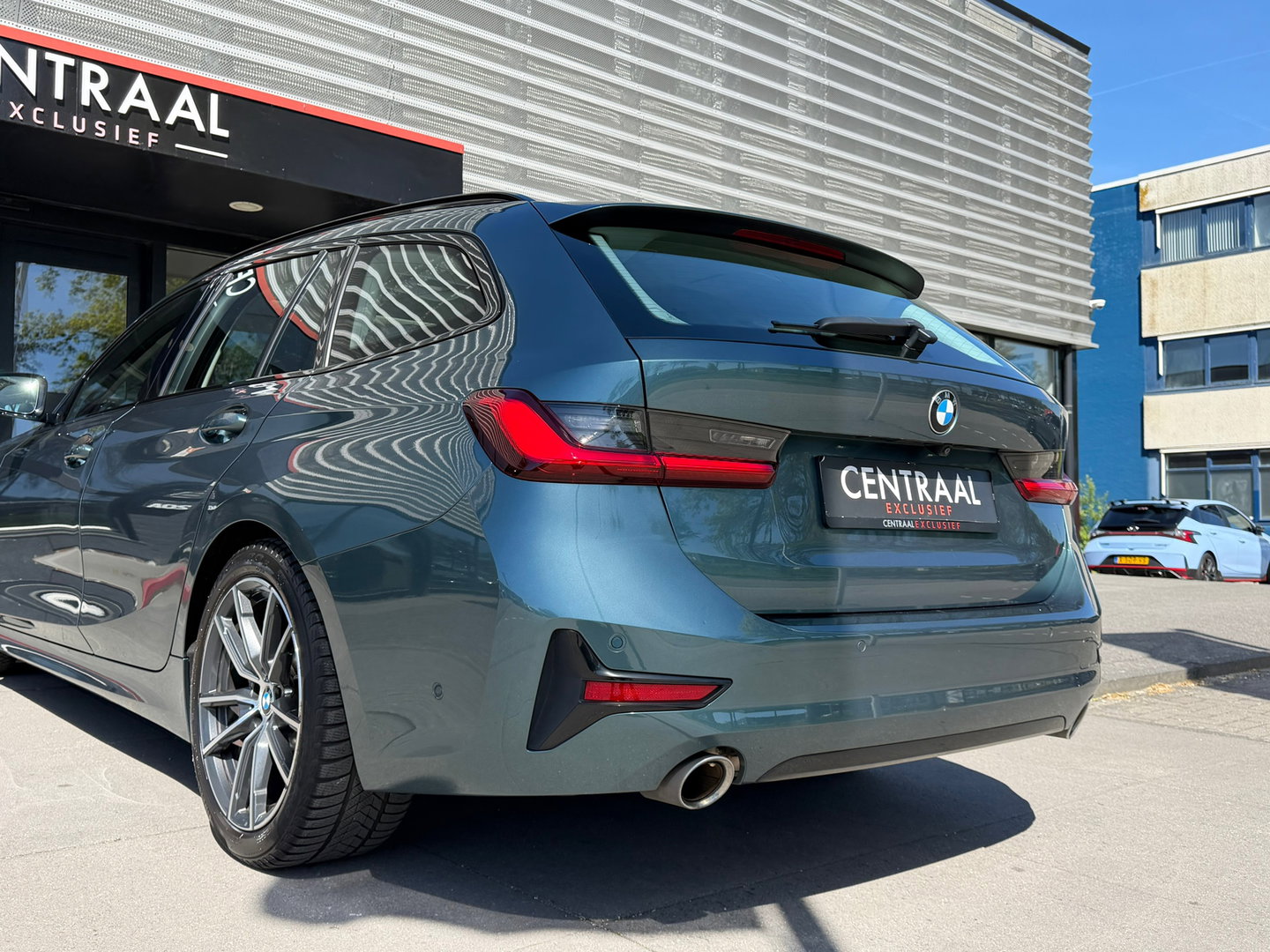 BMW 3 Serie Touring 330i High Exe Pano|Leder|Harman&Kardon|Memory|Carplay|Keyless|Camera