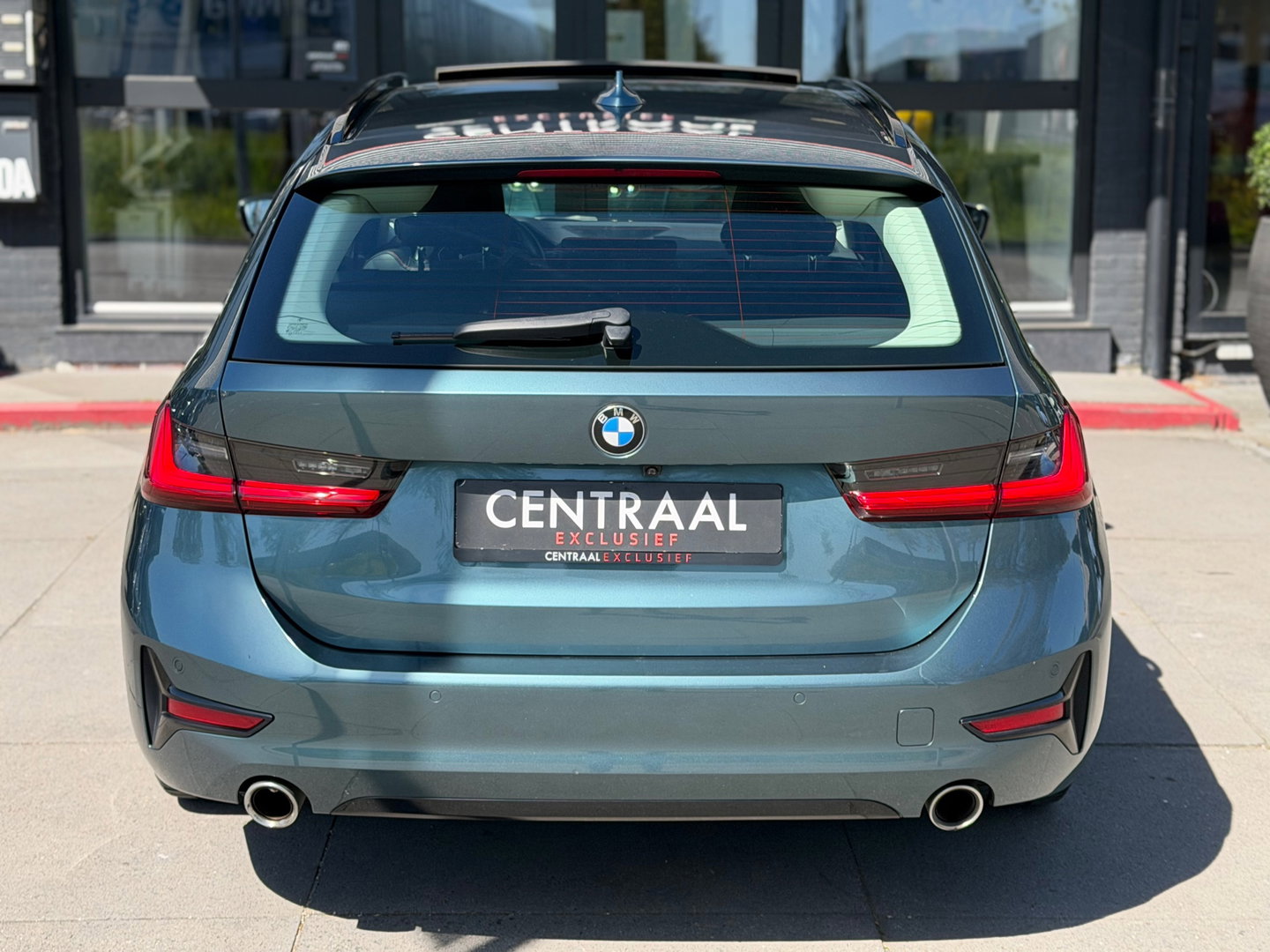 BMW 3 Serie Touring 330i High Exe Pano|Leder|Harman&Kardon|Memory|Carplay|Keyless|Camera