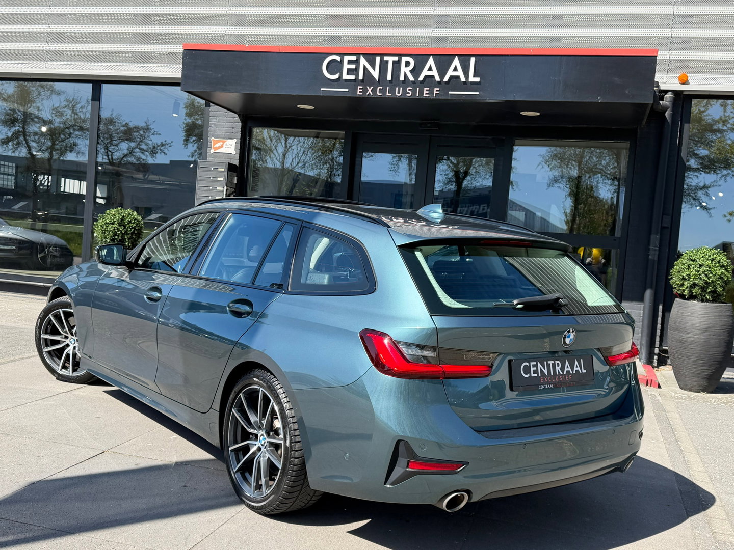 BMW 3 Serie Touring 330i High Exe Pano|Leder|Harman&Kardon|Memory|Carplay|Keyless|Camera