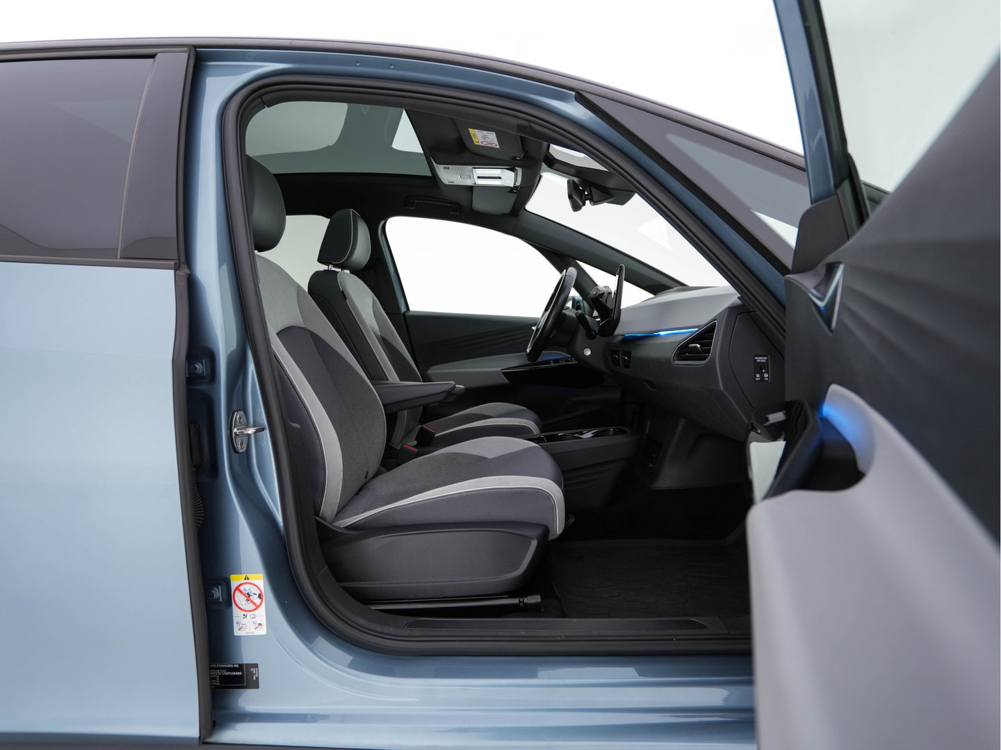 Volkswagen ID.3 Pro 58 kWh [ 3-Fase ] (INCL.BTW) *PANO | HEAD-UP | ADAPTIVE-CRUISE | BLINDSPOT | FULL-LED | HEATED-COMFORTSEATS | CAMERA | DIGI-COCKPIT | AMBIENT-LIGHT | DAB | PRIVACY-GLASS | CARPLAY | NAVI-FULLMAP | ECC | PDC*