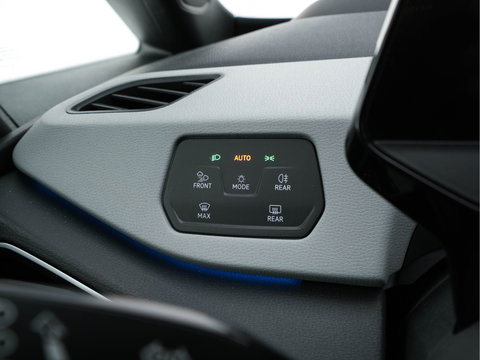 Volkswagen ID.3 Pro 58 kWh [ 3-Fase ] (INCL.BTW) *PANO | HEAD-UP | ADAPTIVE-CRUISE | BLINDSPOT | FULL-LED | HEATED-COMFORTSEATS | CAMERA | DIGI-COCKPIT | AMBIENT-LIGHT | DAB | PRIVACY-GLASS | CARPLAY | NAVI-FULLMAP | ECC | PDC*