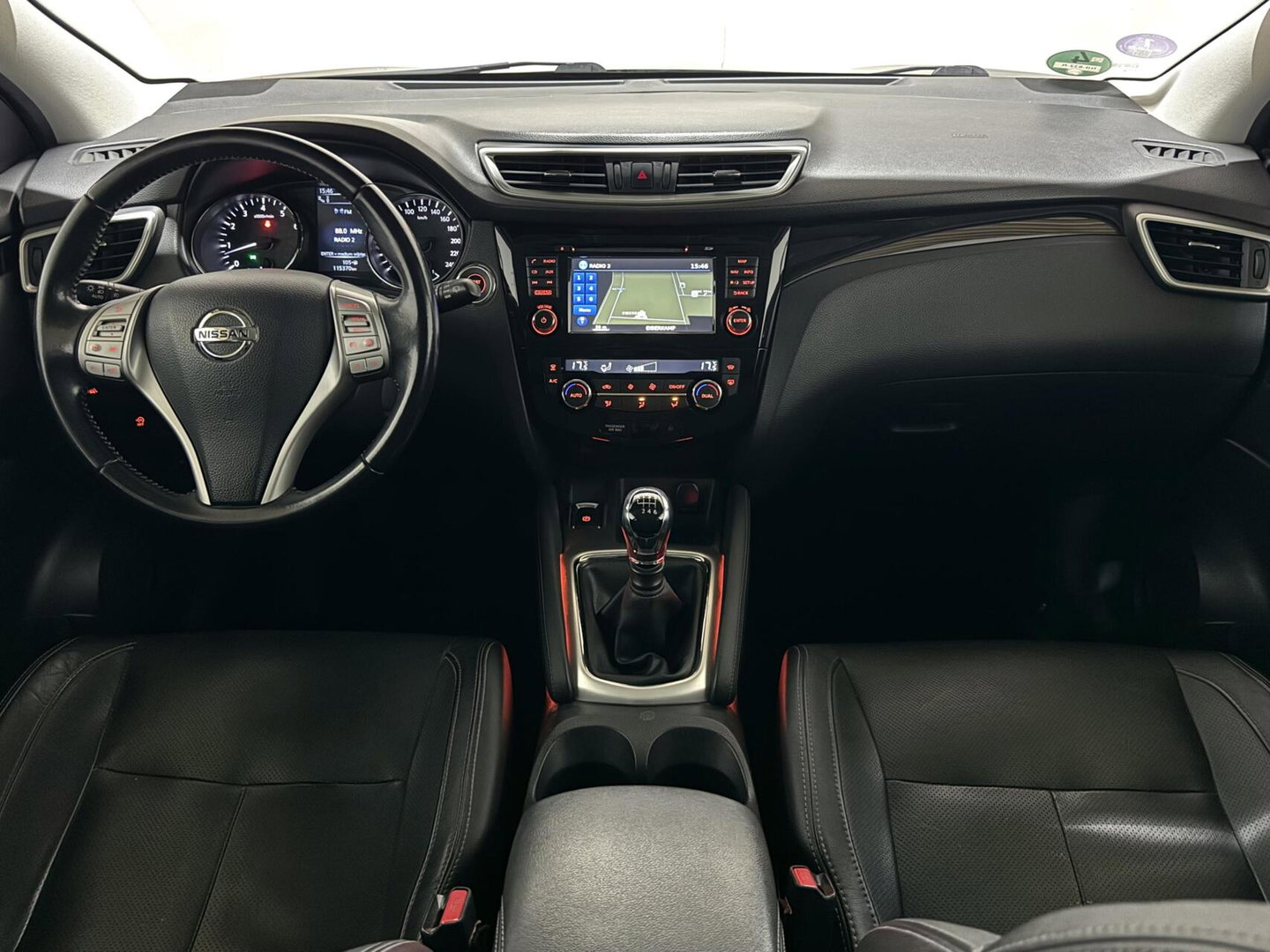 Nissan QASHQAI 1.6 Pano Camera Leer Trekh. Stoelv. NAP