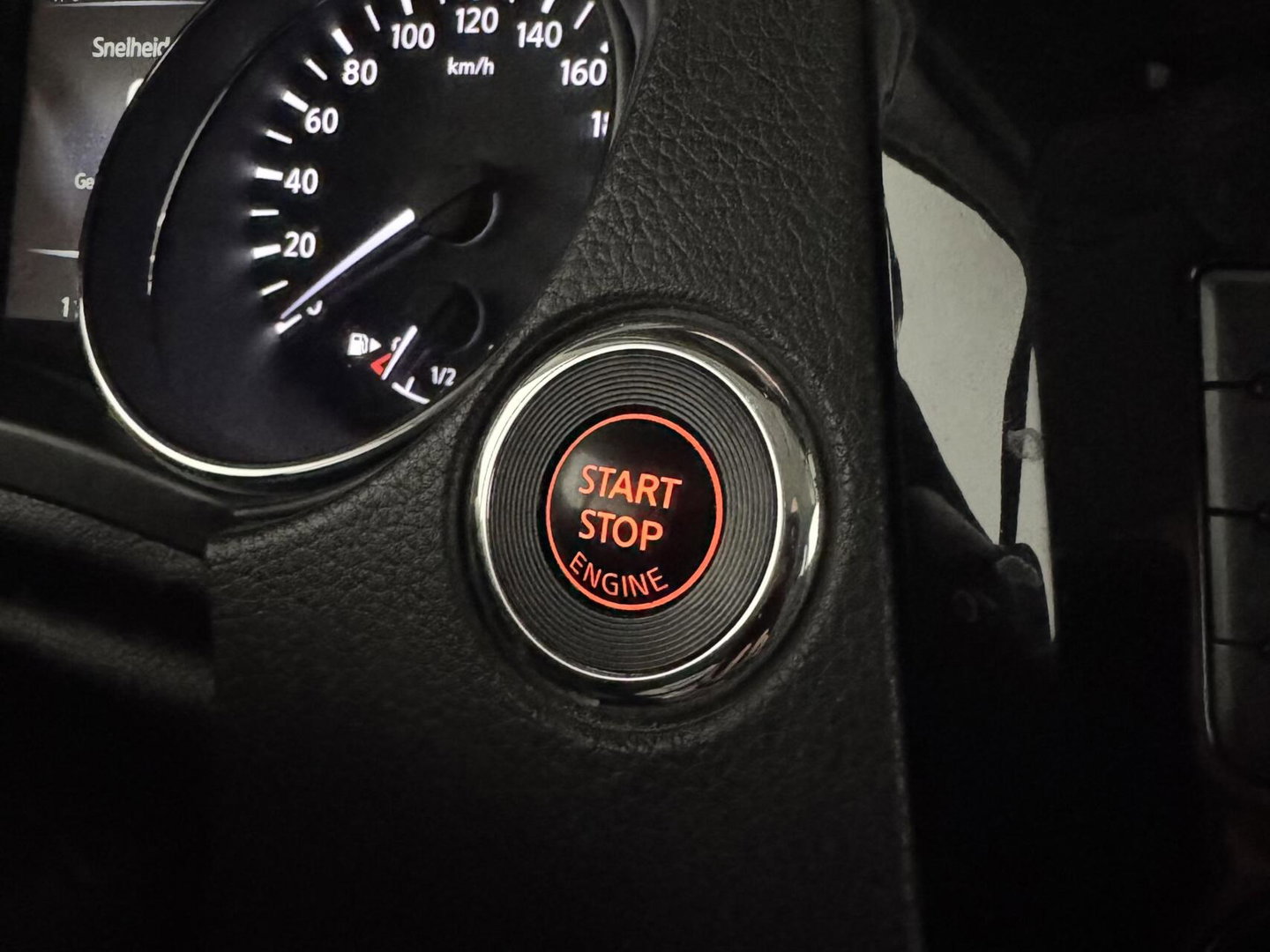 Nissan QASHQAI 1.6 Pano Camera Leer Trekh. Stoelv. NAP