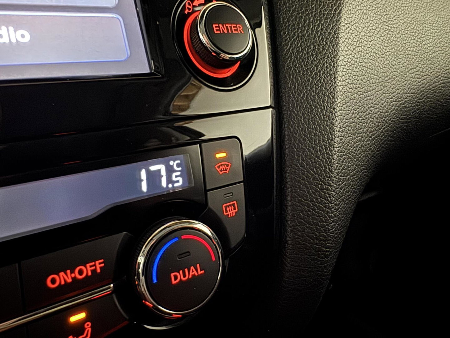 Nissan QASHQAI 1.6 Pano Camera Leer Trekh. Stoelv. NAP