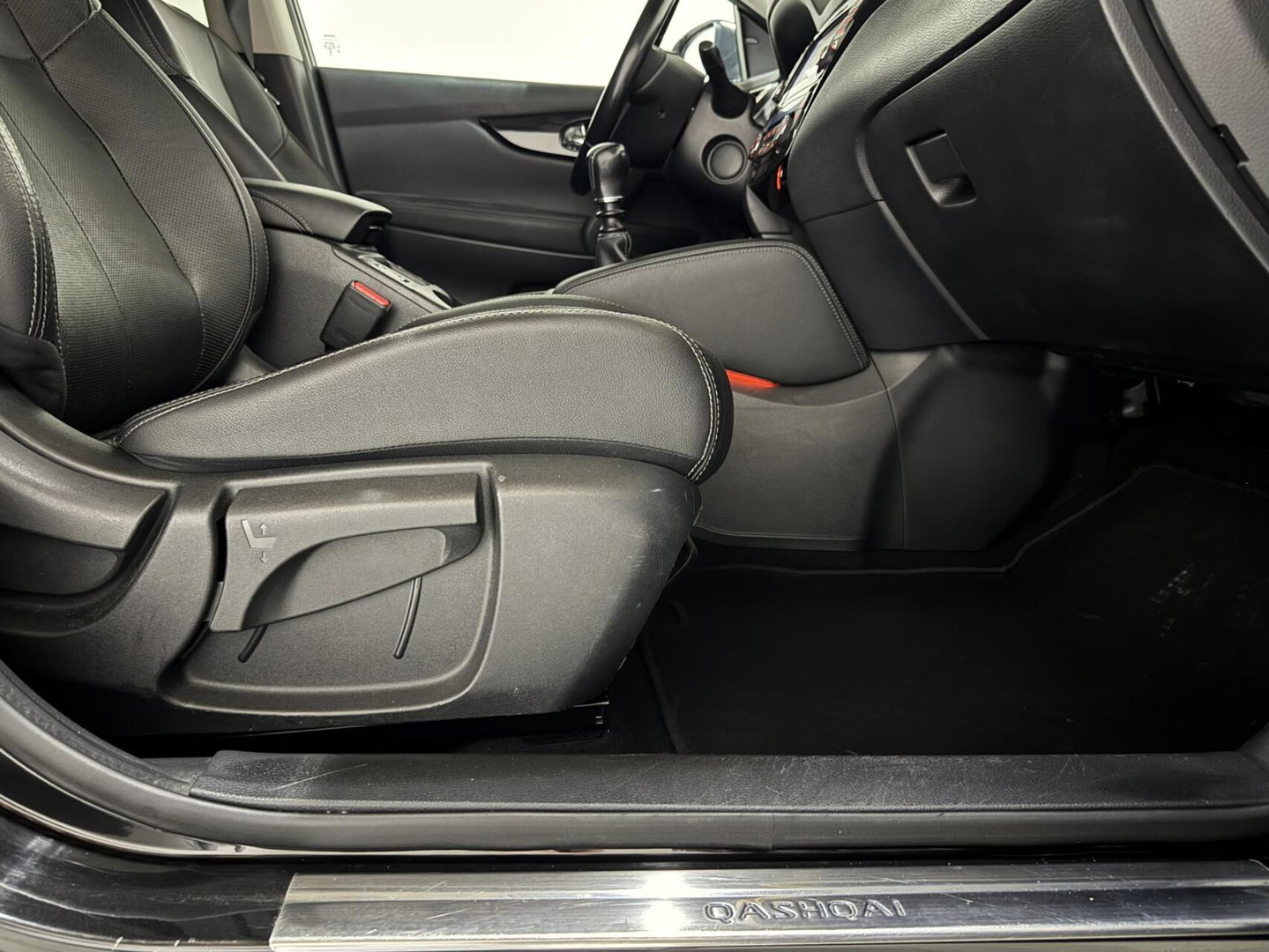 Nissan QASHQAI 1.6 Pano Camera Leer Trekh. Stoelv. NAP