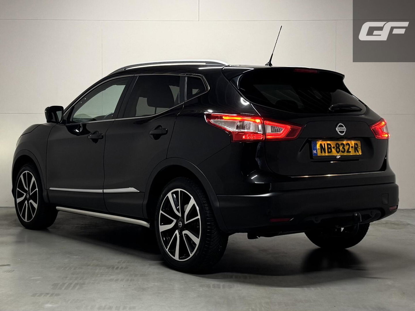 Nissan QASHQAI 1.6 Pano Camera Leer Trekh. Stoelv. NAP