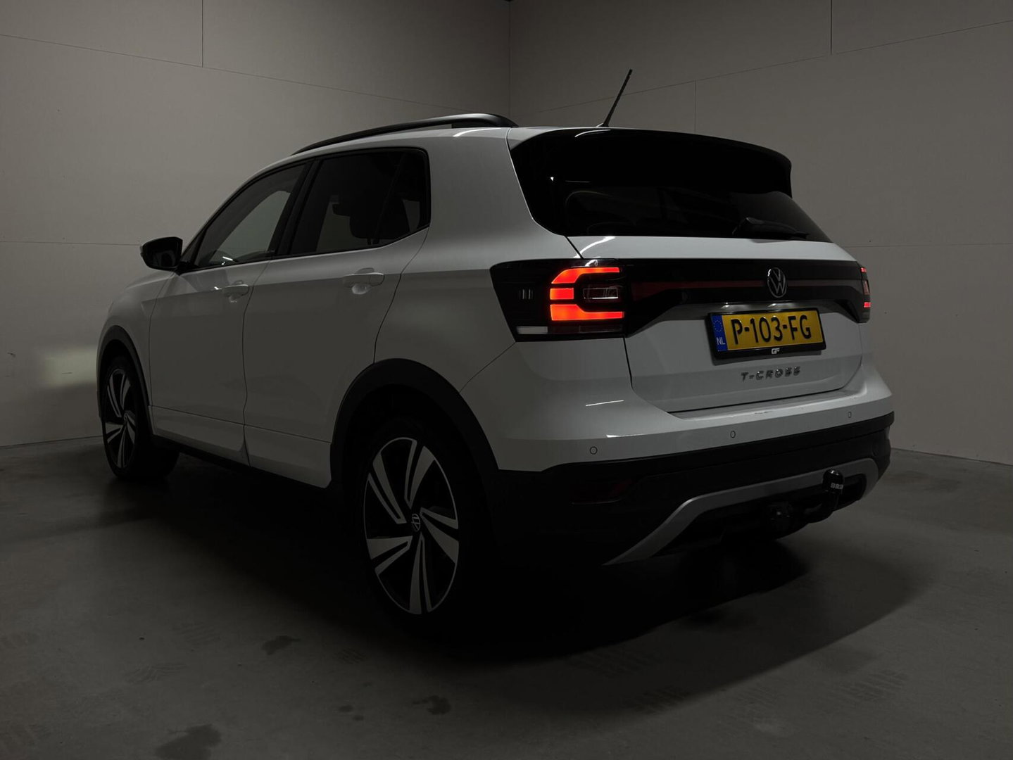 Volkswagen T-Cross 1.0 TSI R-Line DSG Carplay Trekh. Stoelv. NAP