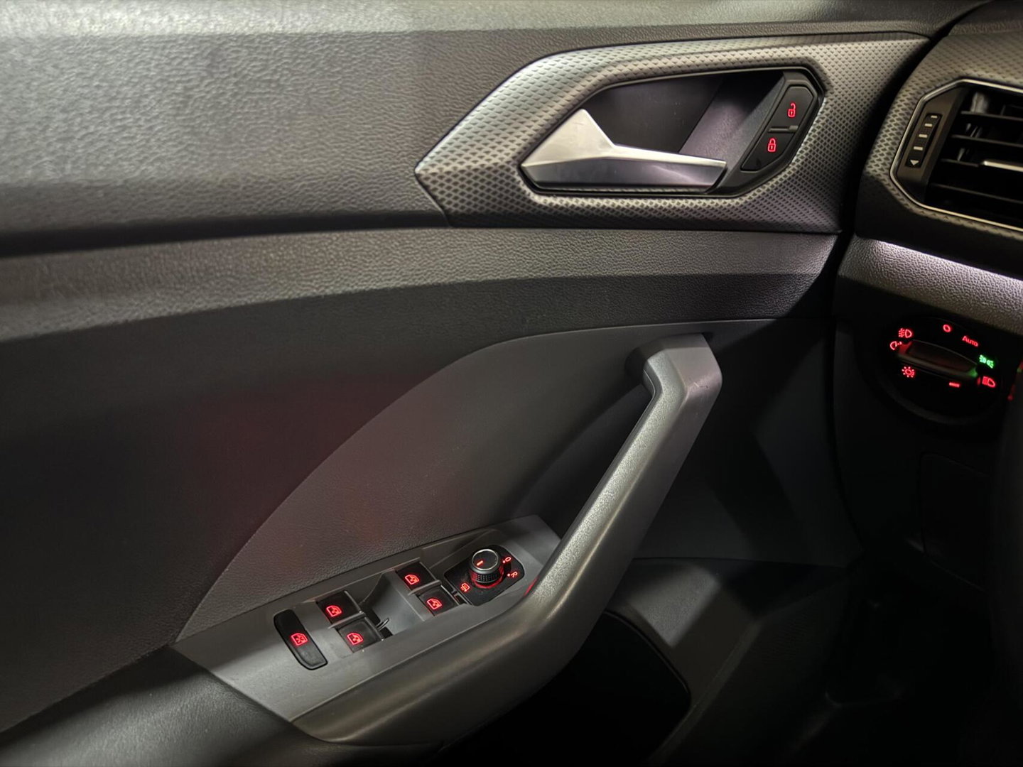 Volkswagen T-Cross 1.0 TSI R-Line DSG Carplay Trekh. Stoelv. NAP