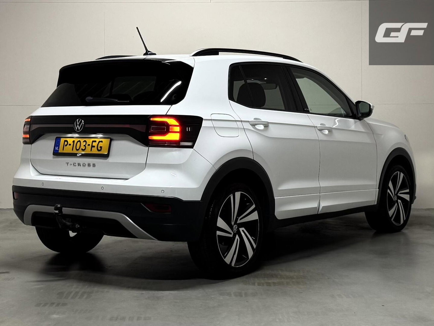 Volkswagen T-Cross 1.0 TSI R-Line DSG Carplay Trekh. Stoelv. NAP