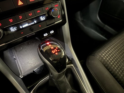 Volkswagen T-Cross 1.0 TSI R-Line DSG Carplay Trekh. Stoelv. NAP