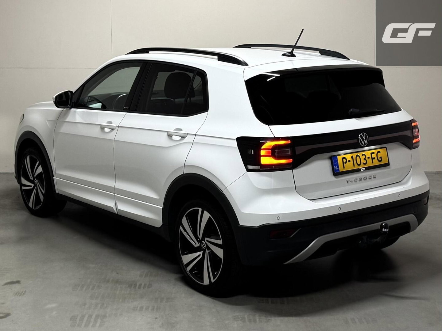 Volkswagen T-Cross 1.0 TSI R-Line DSG Carplay Trekh. Stoelv. NAP