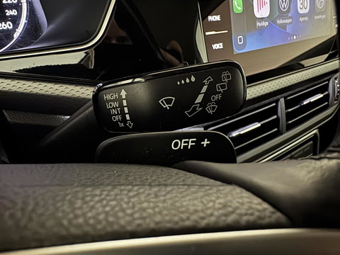 Volkswagen T-Cross 1.0 TSI R-Line DSG Carplay Trekh. Stoelv. NAP