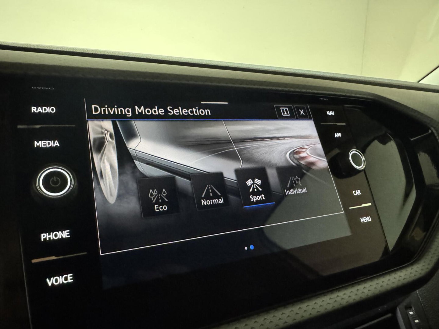 Volkswagen T-Cross 1.0 TSI R-Line DSG Carplay Trekh. Stoelv. NAP