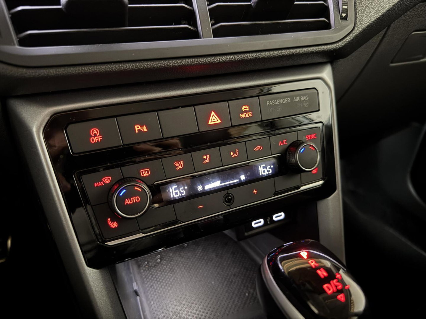 Volkswagen T-Cross 1.0 TSI R-Line DSG Carplay Trekh. Stoelv. NAP