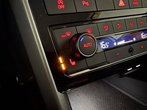 Volkswagen T-Cross 1.0 TSI R-Line DSG Carplay Trekh. Stoelv. NAP