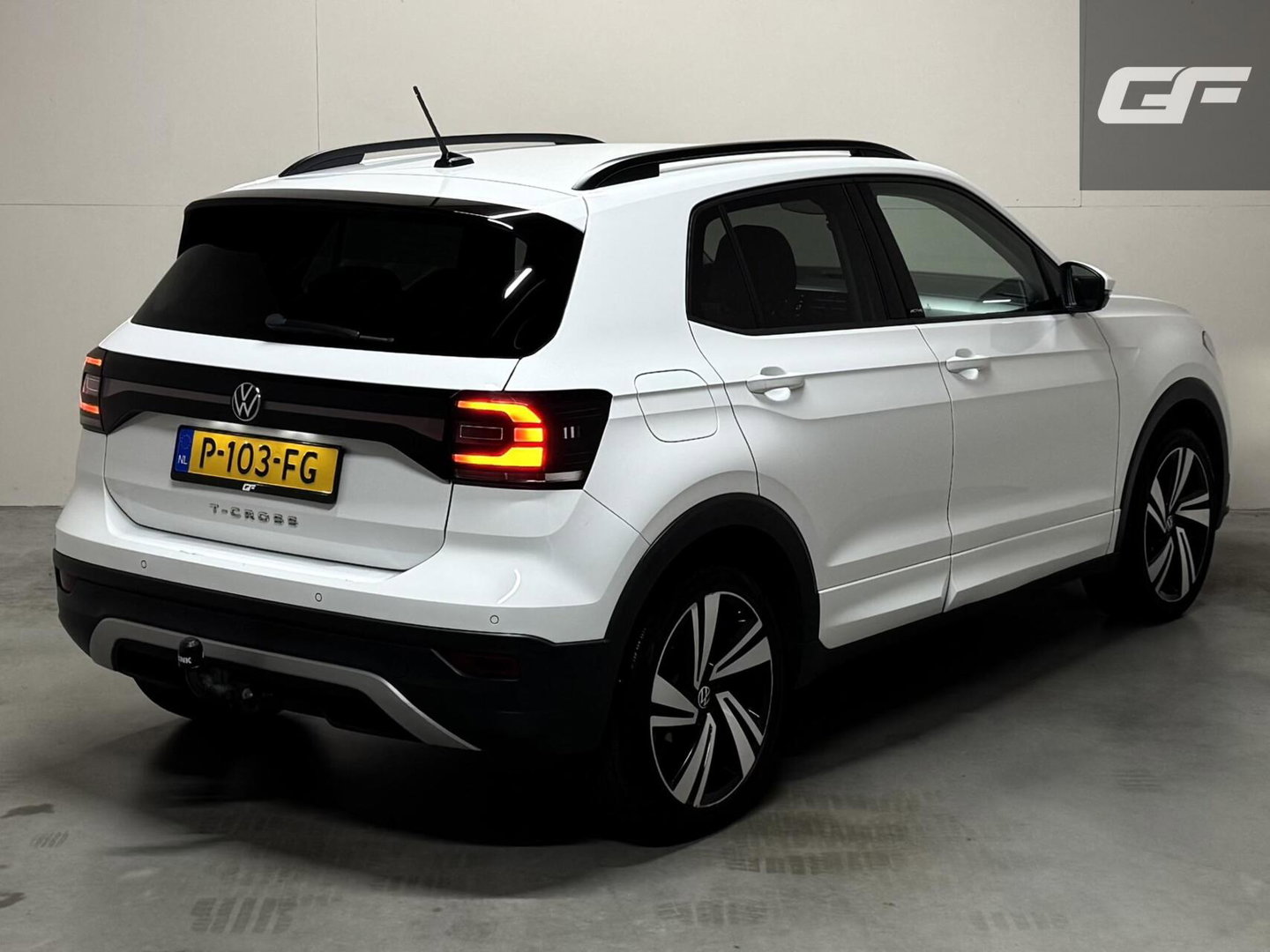 Volkswagen T-Cross 1.0 TSI R-Line DSG Carplay Trekh. Stoelv. NAP