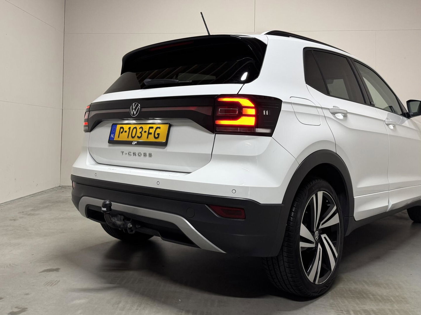 Volkswagen T-Cross 1.0 TSI R-Line DSG Carplay Trekh. Stoelv. NAP