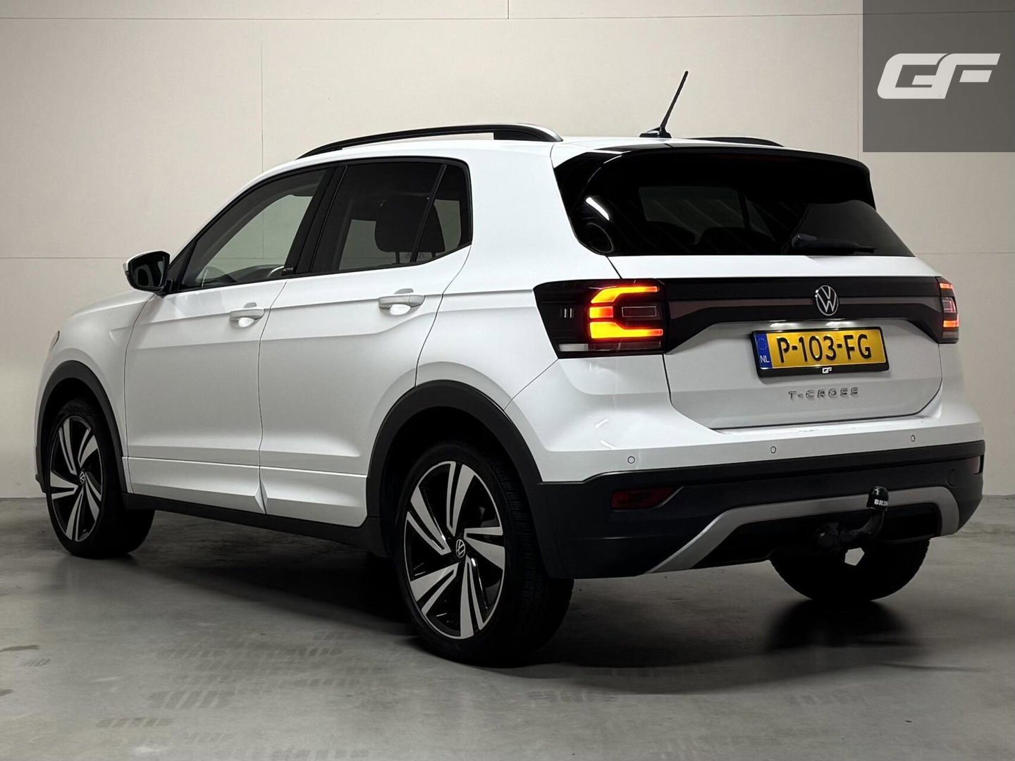 Volkswagen T-Cross 1.0 TSI R-Line DSG Carplay Trekh. Stoelv. NAP