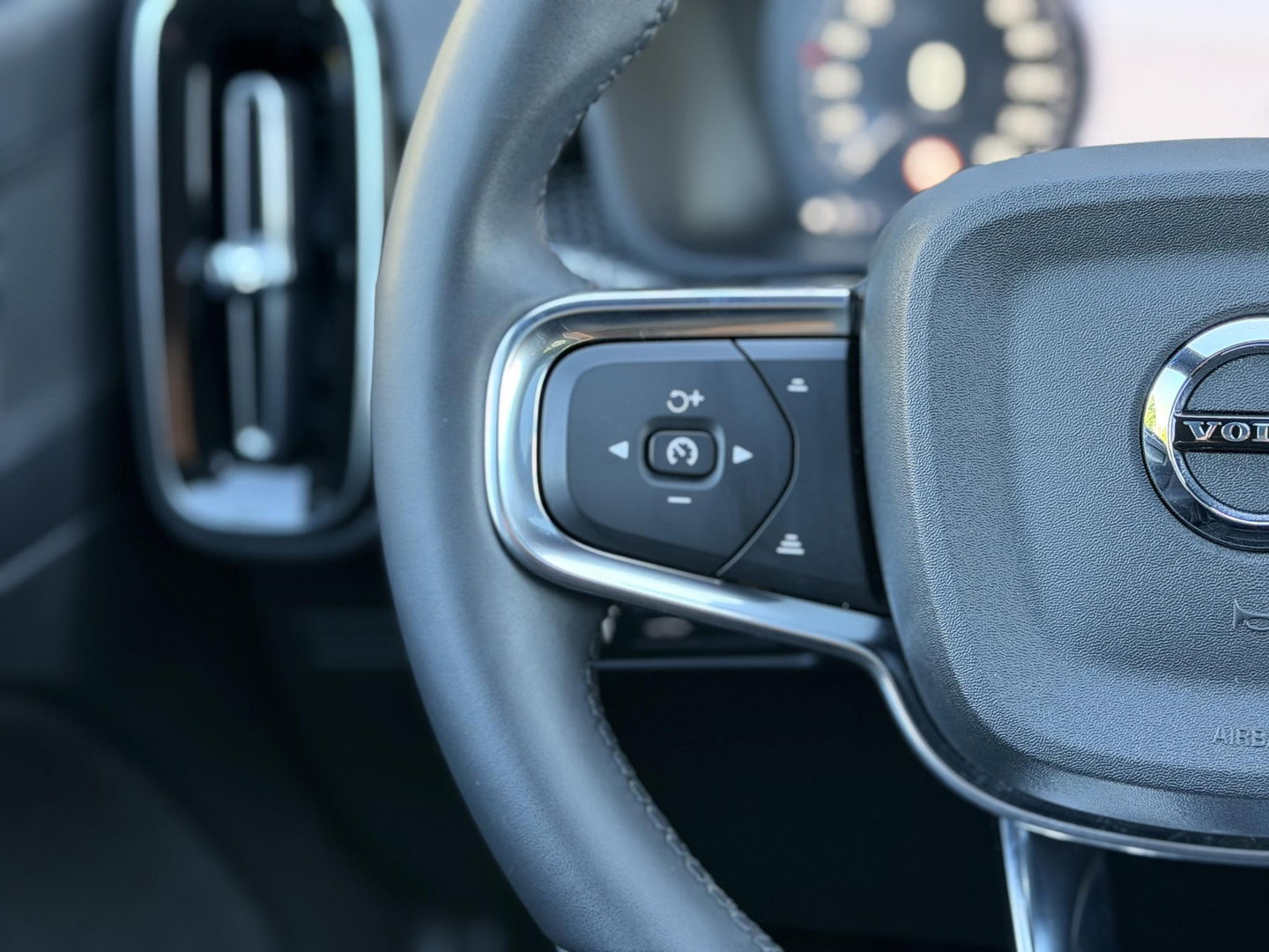 Volvo XC40 1.5 T4 Recharge R-Design |Pano|Leer|Winterpakket|Cam|20"
