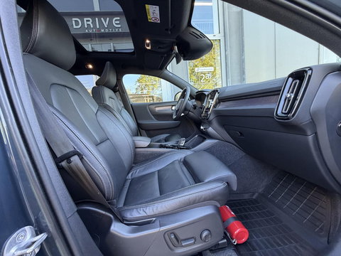 Volvo XC40 1.5 T4 Recharge R-Design |Pano|Leer|Winterpakket|Cam|20"