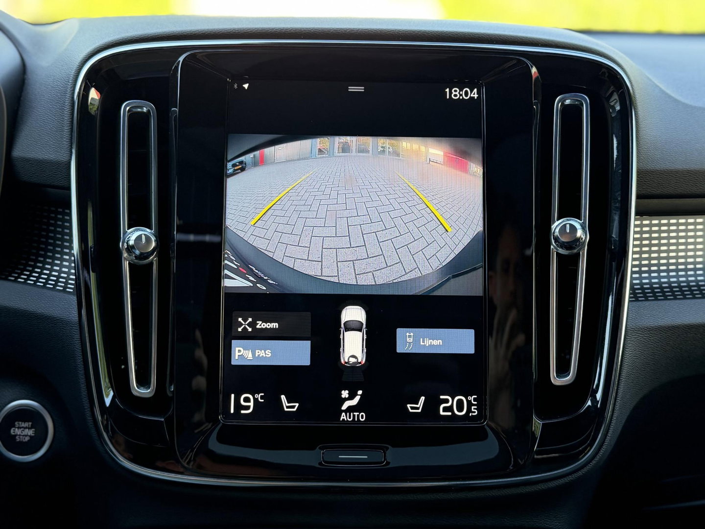 Volvo XC40 1.5 T4 Recharge R-Design |Pano|Leer|Winterpakket|Cam|20"